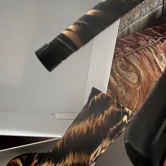 Balenciaga Knife Stretch Jersey Ankle Boots.
Tan, brown and black.
Pull on - Picture 8 of 11